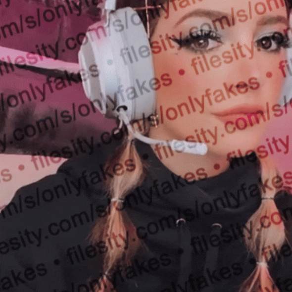 Chrissy Costanza Flashes on stream