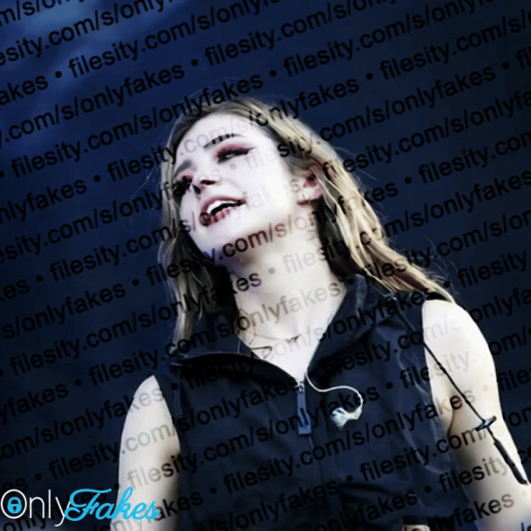 Chrissy Costanza Rips her shirt open on stage